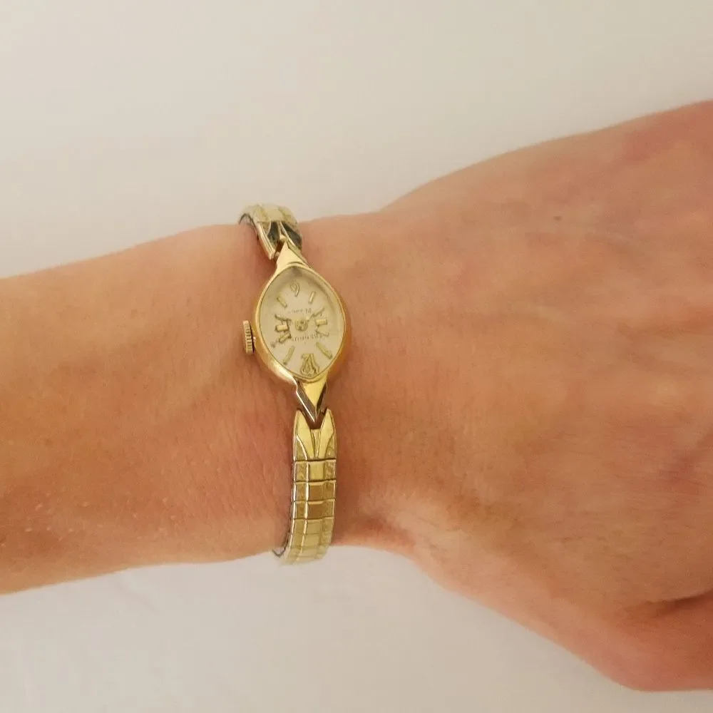 Ladies Vintage Benrus 21 jewels gold watch